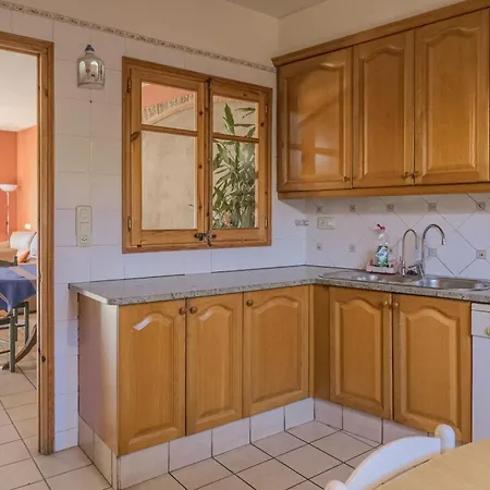 Apartament Con Chimenea En *