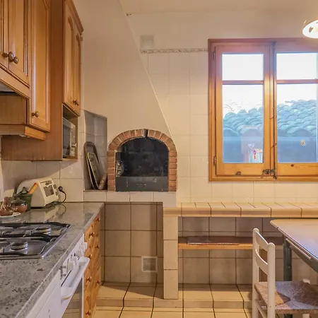Apartament Con Chimenea En *
