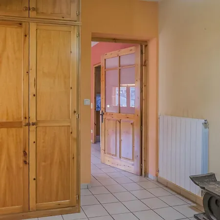 Apartament Con Chimenea En *